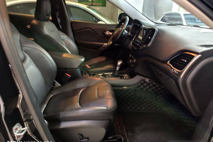 Used Jeep Cherokee 2019 2.0T Two-Wheel Drive Smart Enjoyment Version China VI