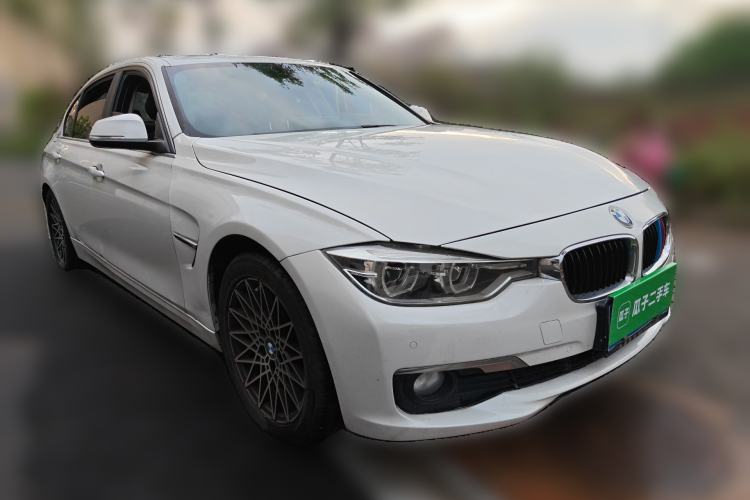 Used BMW 3 Series 2017 318Li Fashion Model Front Right 45 Deg