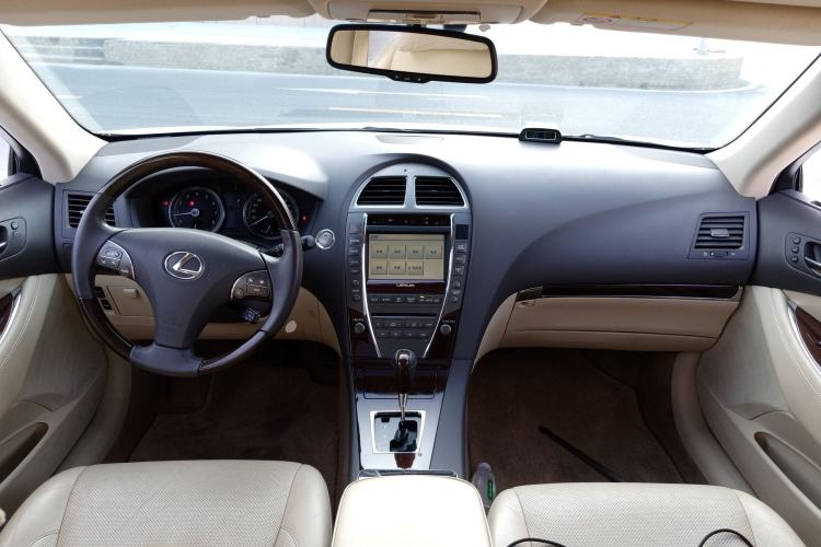 Used Lexus ES 2010 240 Luxury Edition Center Console