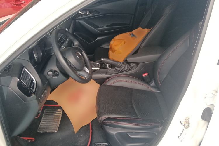 Used Mazda Mazda 3 Axela 2014 Sedan 1.5L Automatic Luxury Model
