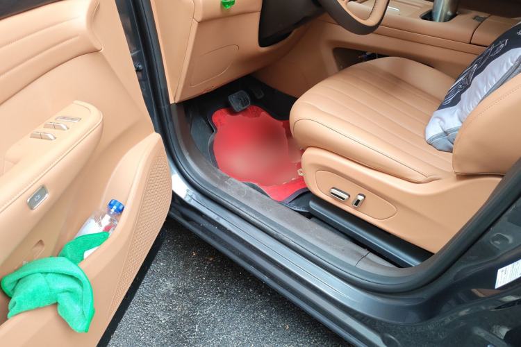 Used Dongfeng Aeolus L8 2025 Model 185KM Ideal Edition Driver Seat