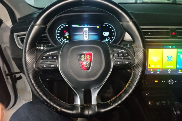 Used Roewe i5 2020 1.5L Automatic 4G Connect Luxury Flagship Edition
