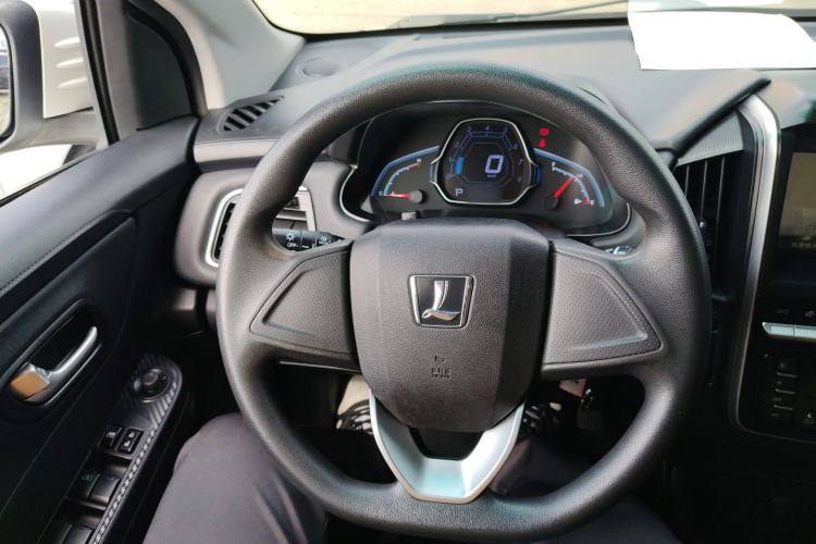 Used Luxgen S3 2016 1.6L CVT Deluxe Model with Sunroof
