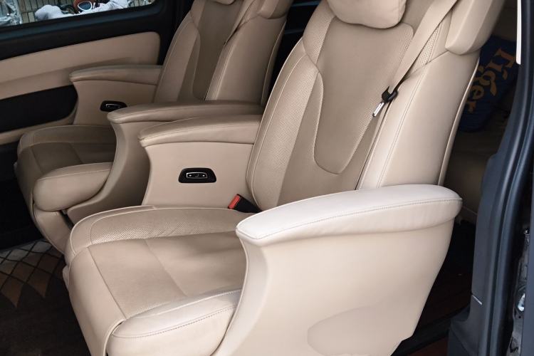 Used Mercedes-Benz Vito 2018 2.0T Business Version China VI Emission Standard Left Rear Seat