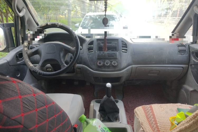 Used FORTHING Lingzhi 2014 M3 1.6L 7-Seater Comfort Model Center Console