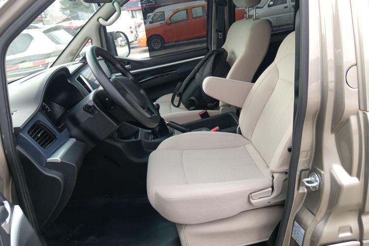 Used FORTHING Lingzhi 2023 M5L 1.6L Base Model 5 Seats Left Front Seat