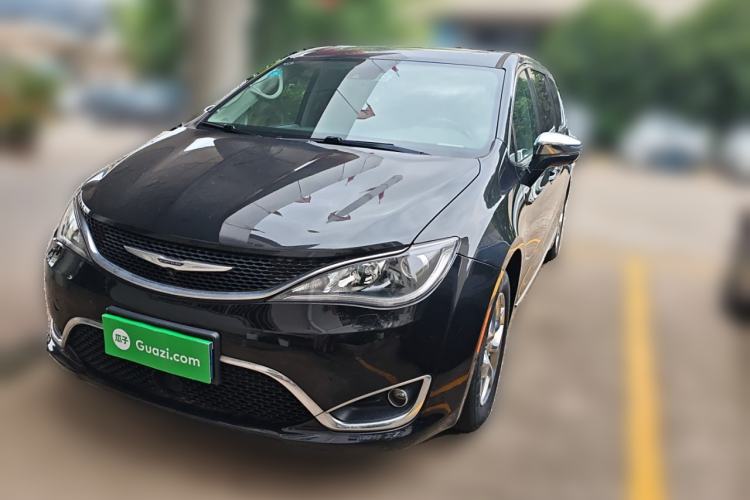 Used Chrysler Grand Voyager 2017 3.6L Premium Edition