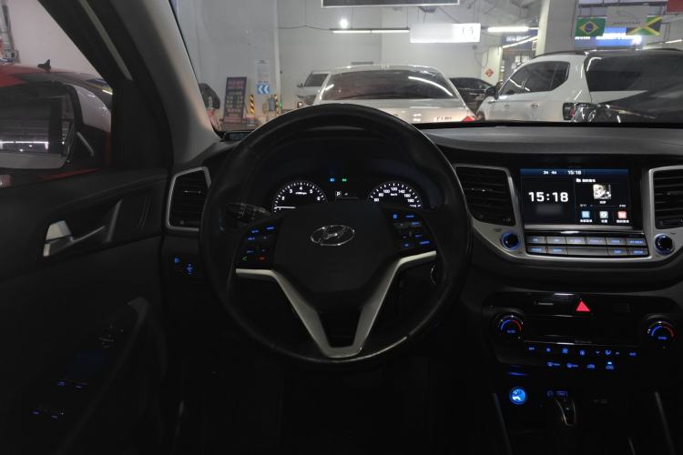 Used Hyundai Tucson 2018 1.6T Dual-Clutch Two-Wheel Drive 15th Anniversary Special Edition
