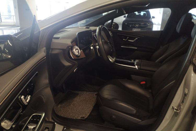 Used Mercedes-Benz EQE 2022 350 Luxury Edition Driver Seat