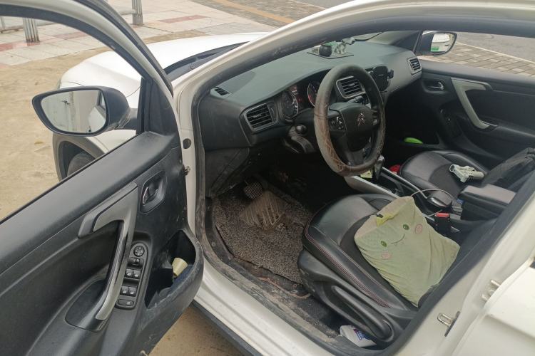 Used Citroen C3-XR 2018 1.6L Automatic Pioneer Model Interior 3