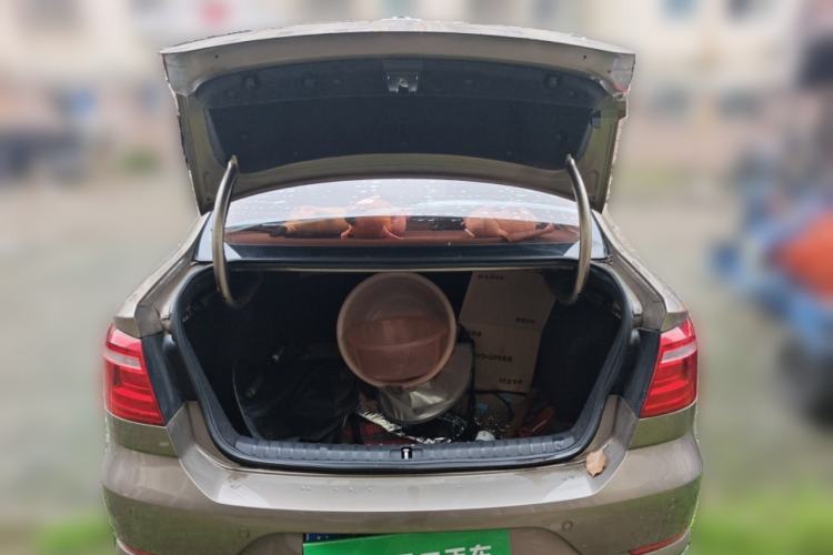 Used Volkswagen Bora 2014 1.6L Manual Comfort Model Trunk