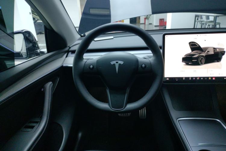 Used Tesla Model Y 2023 High-Performance All-Wheel-Drive Version