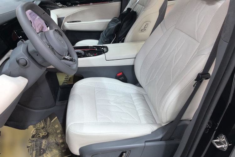 Used Zeekr 009 2024 Six-Seat Executive Version 4WD 108 kWh
