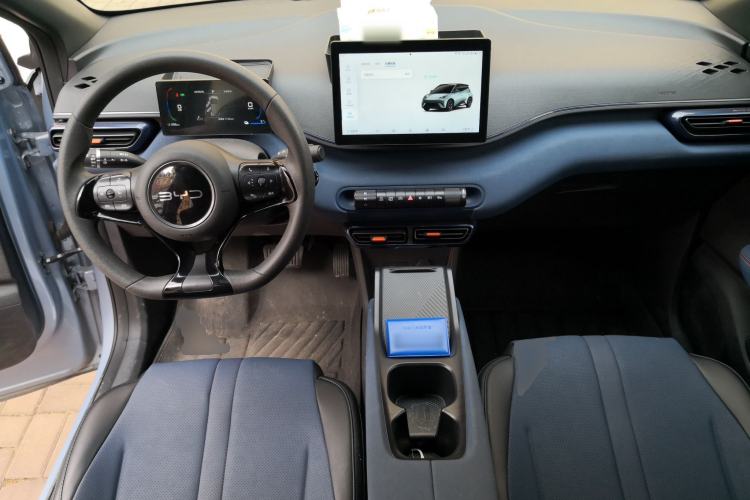 Used BYD Seagull 2024 Honor Edition 305km Dynamic Version Center Console