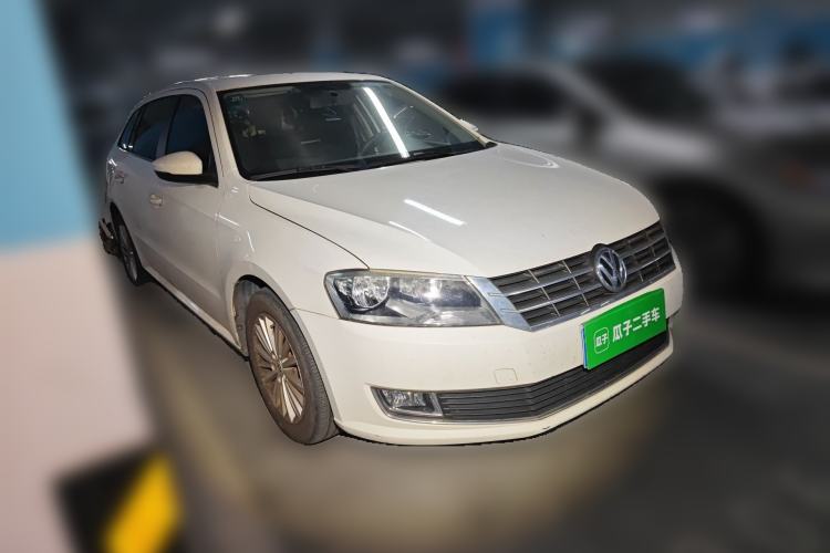 Used Volkswagen Gran Lavida 2013 1.6L Automatic Comfort Model Front Right 45 Deg