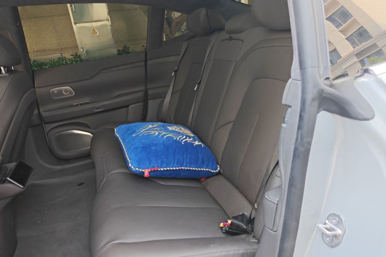 Used Nio ET7 2022 100 kWh Left Rear Seat