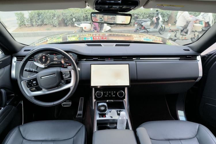 Used Land Rover Range 2023 3.0 L6 360 PS Grand Edition
