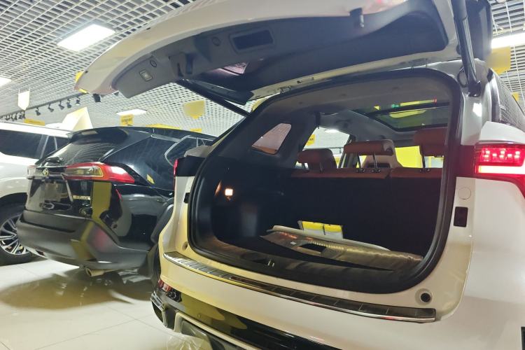 Used CHANGAN CS75 PLUS 2023 3rd Generation 1.5T Automatic Pilot Model
