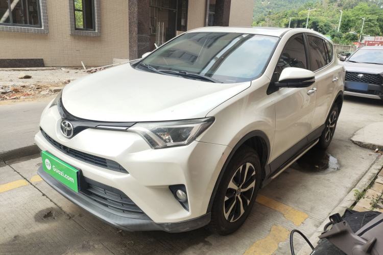 Used Toyota RAV4 2019 2.0L CVT Two-Wheel Drive Luxury Version China VI Standard