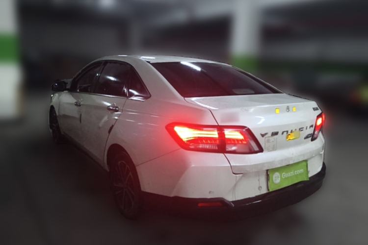 Used Venucia D60 2018 1.6L CVT Smart Connect Elite Edition