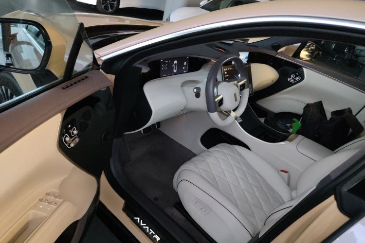 Used Avatr 11 2024 700 Three-Laser Four-Wheel Drive Recommended Version