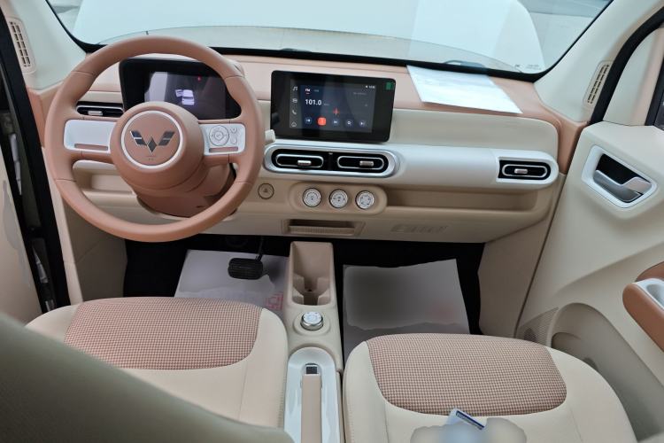 Used Wuling Hongguang MINIEV 2024 3rd Generation 215km Advanced Version
