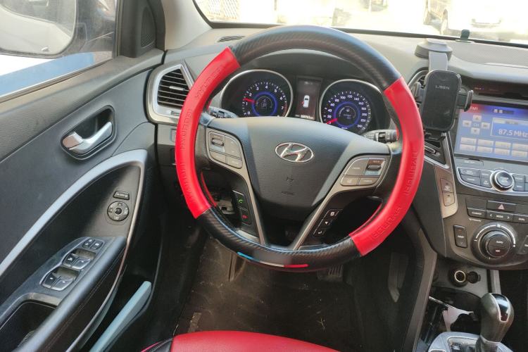 Used Hyundai Santa Fe 2015 2.0T Automatic Two-Wheel Drive Smart Version 5 Seats
