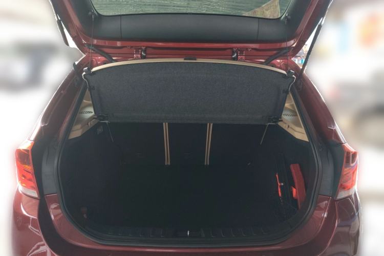 Used BMW X1 2010 sDrive18i Luxury Model Trunk