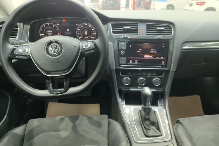 Used Volkswagen Golf 2019 280TSI DSG Luxury Version China VI Standard Center Console