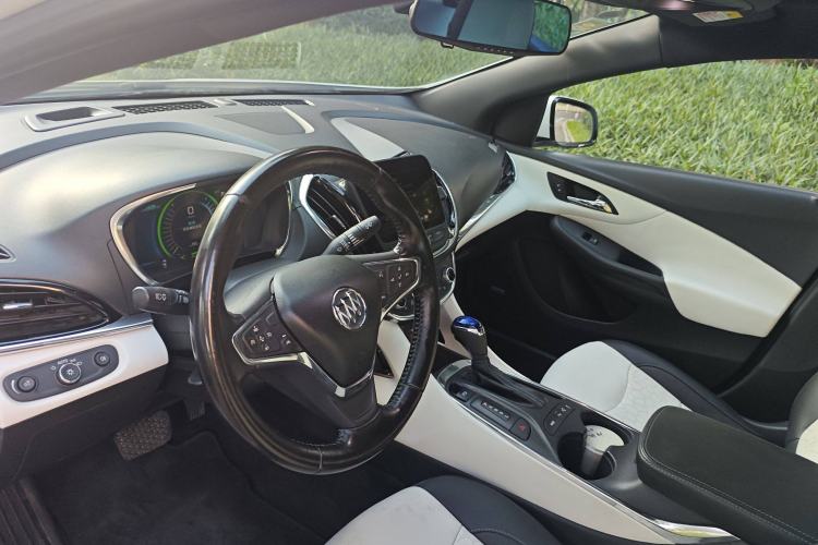 Used Buick VELITE 5 2017 Stylish Extended-Range Model
