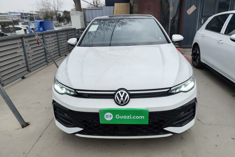 Used Volkswagen Golf 2025 300TSI R-Line
