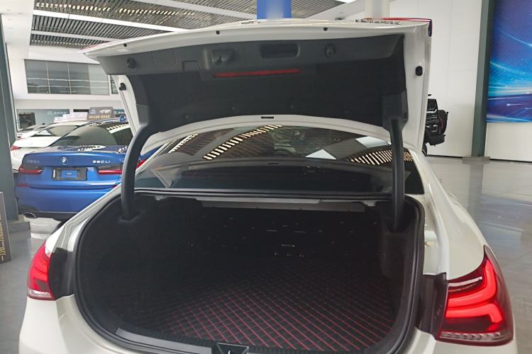 Used Mercedes-Benz A-Class 2022 Revised Version A 200 L Sport Sedan Fashionable Style Trunk