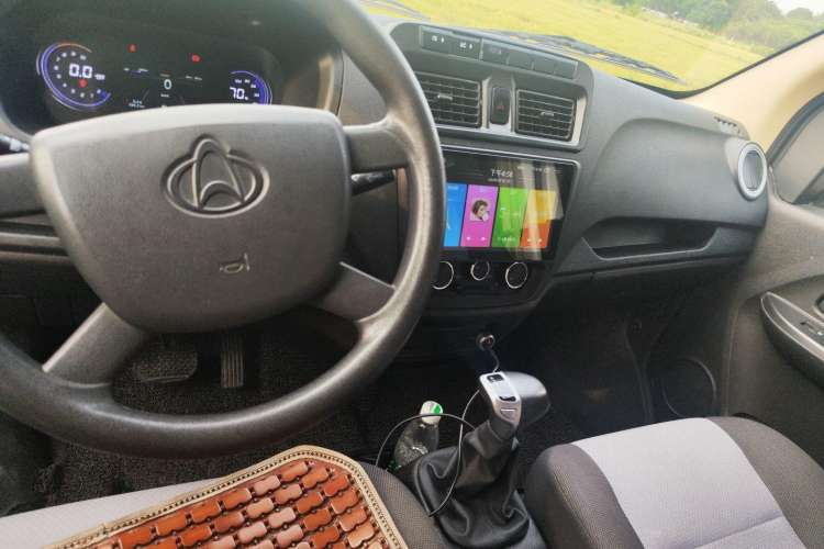 Used CHANGAN KAICHENG Ruixing EM60 2023 All-Electric Van 4525 mm Long Flat Roof with Side Doors 2 Seats 60 kW 38.7 kWh
