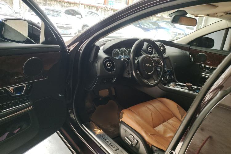 Used Jaguar XJ 2014 XJL 2.0T Two-Wheel Drive Panoramic Business Edition