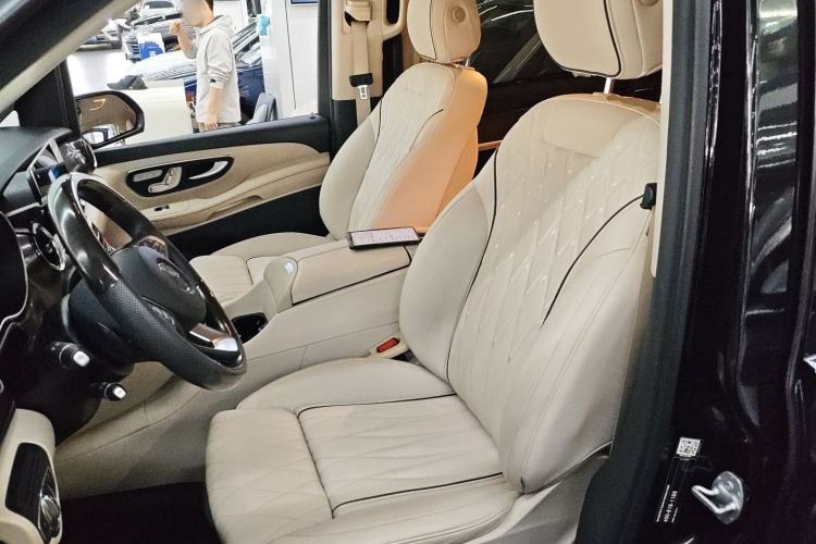 Used Mercedes-Benz V-Class 2022 V 260 Avantgarde Edition