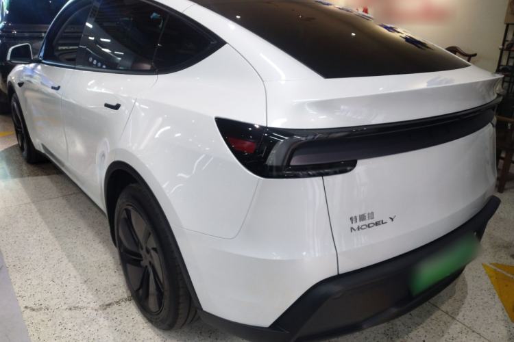 Used Tesla Model Y 2025 Rear-Wheel-Drive Version