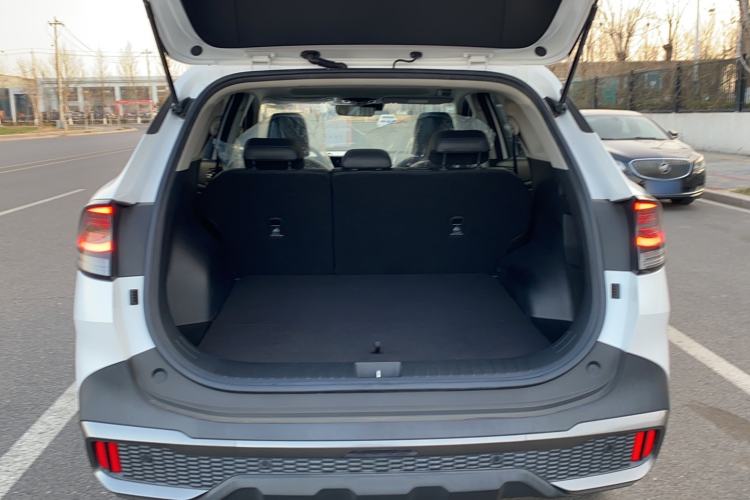 Used Kia Sportage (Chinese Domestic Model) 2023 2.0T Two-Wheel-Drive Prestige Edition