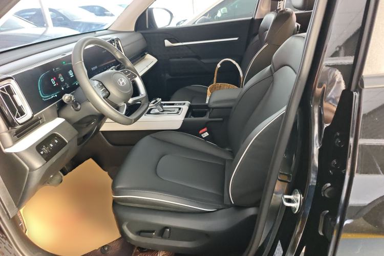 Used Hyundai ix35 2023 Musso 2.0L Deluxe Edition DLX
