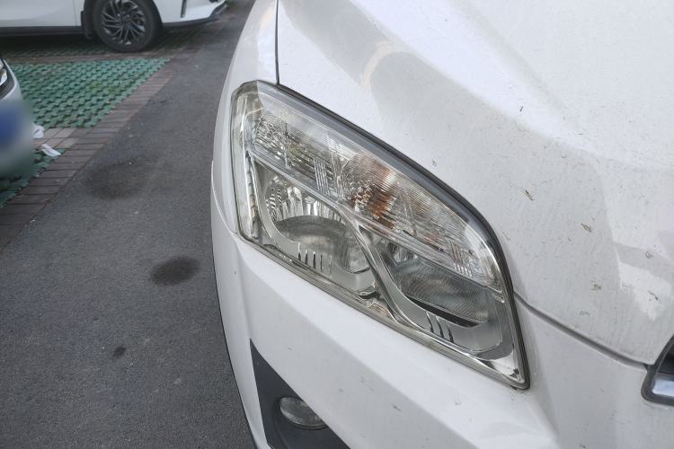 Used Chevrolet Trax 2016 1.4T Manual Two-Wheel Drive Comfort Version with Sunroof