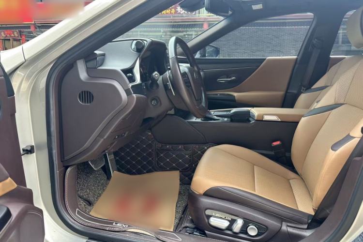 Used Lexus ES 2018 300h Premier Edition China VI Standard
