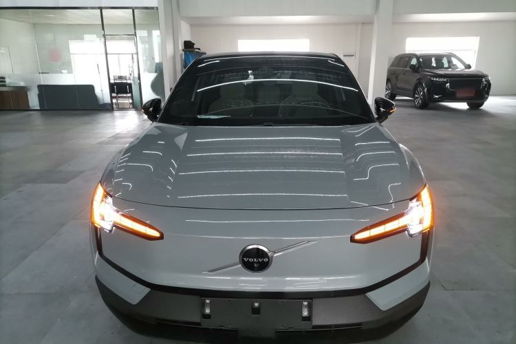 Used Volvo EX30 2025 Rear-Drive Long-Range Version Ultra
