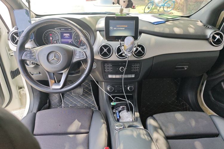 Used Mercedes-Benz B-Class 2015 B 200 Sport Edition Center Console