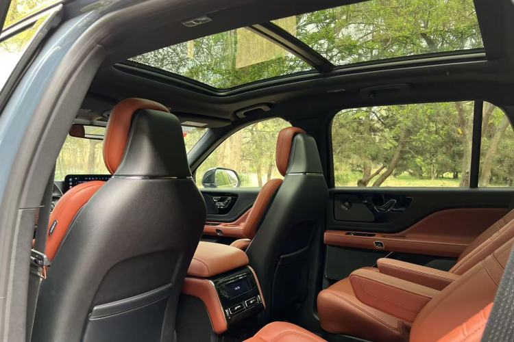 Used Lincoln Aviator 2024 3.0T V6 All-Wheel-Drive Luxury Edition Six Seats Interior 5