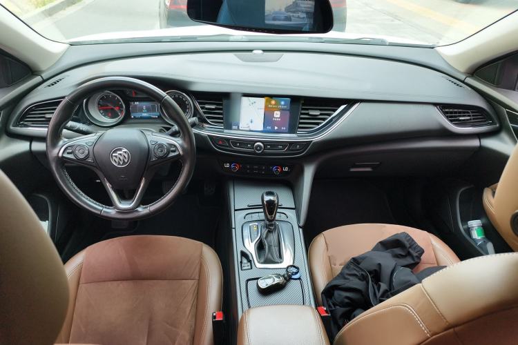 Used Buick Regal 2017 20T Prestige Model Center Console