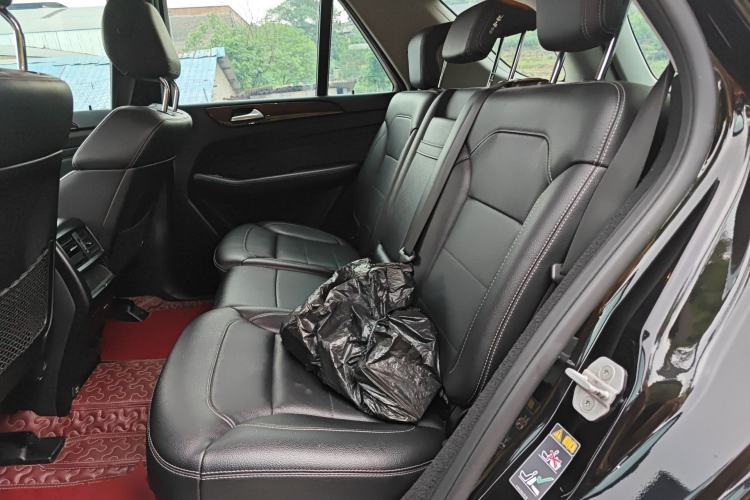 Used Mercedes-Benz M-Class 2014 ML 400 4MATIC Dynamic Model Left Rear Seat