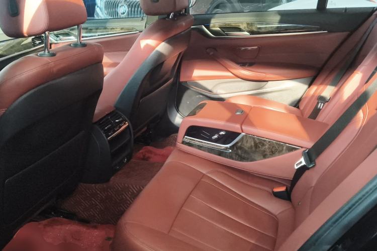 Used BMW 5 Series 2018 Restyled 530Li Leading Edition M Sport Package Left Rear Seat