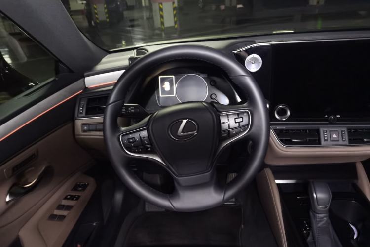 Used Lexus ES 2025 200 Premium Edition
