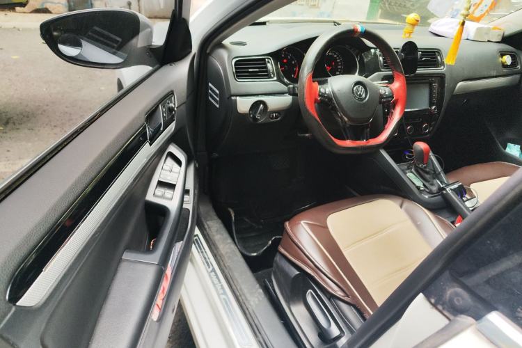 Used Volkswagen Sagitar 2017 1.6L Automatic Comfort Model Driver Seat