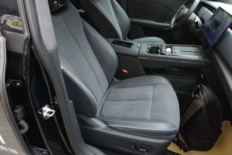 Used VOYAH COURAGE 2024 Four-Wheel Drive Global Edition Right Front Seat