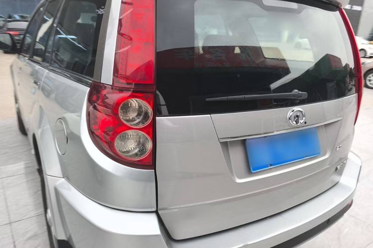 Used Haval H5 Classic 2013 Zhizun Edition 2.0L Manual Two-Wheel Drive Entry-Level Model
